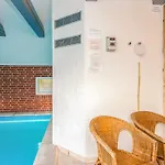 4 Star In Nyaraló