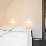 4 Star In Nyaraló
