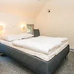 4 Star In Nyaraló